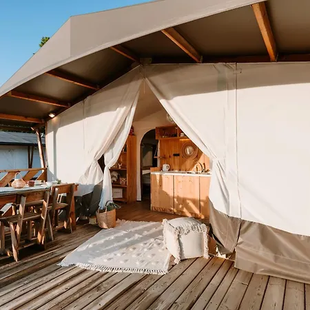 Kemp Kotva By Momoland